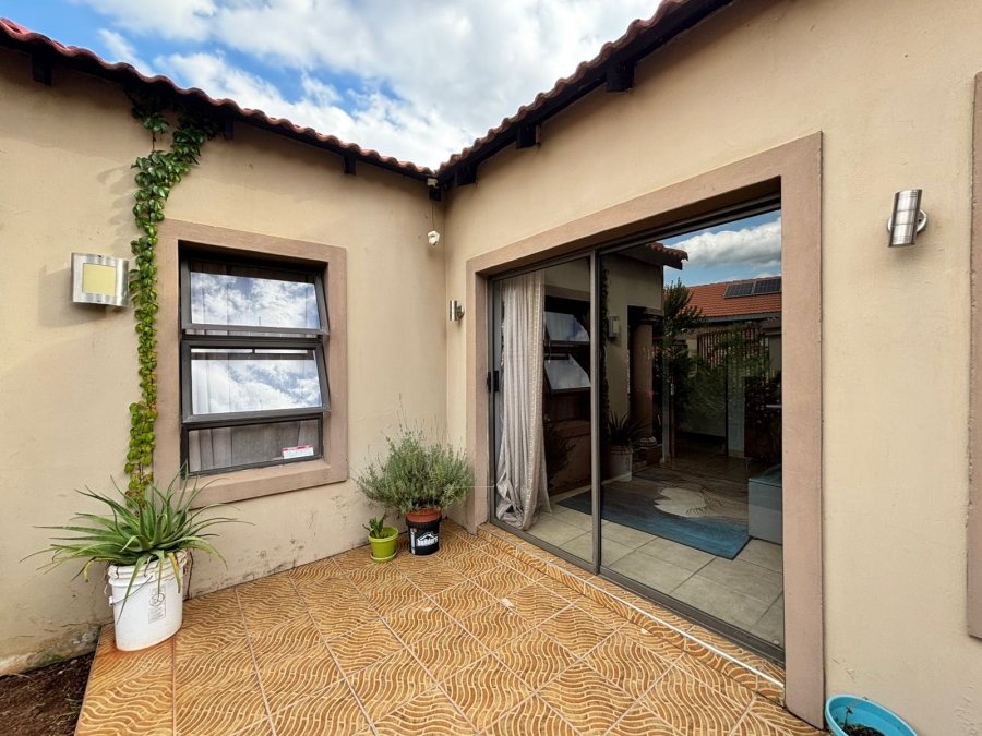 4 Bedroom Property for Sale in Mooivallei Park North West